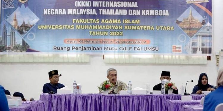 Wakil Rektor I UMSU Lepas 60 Mahasiswa FAI UMSU KKN Internasional